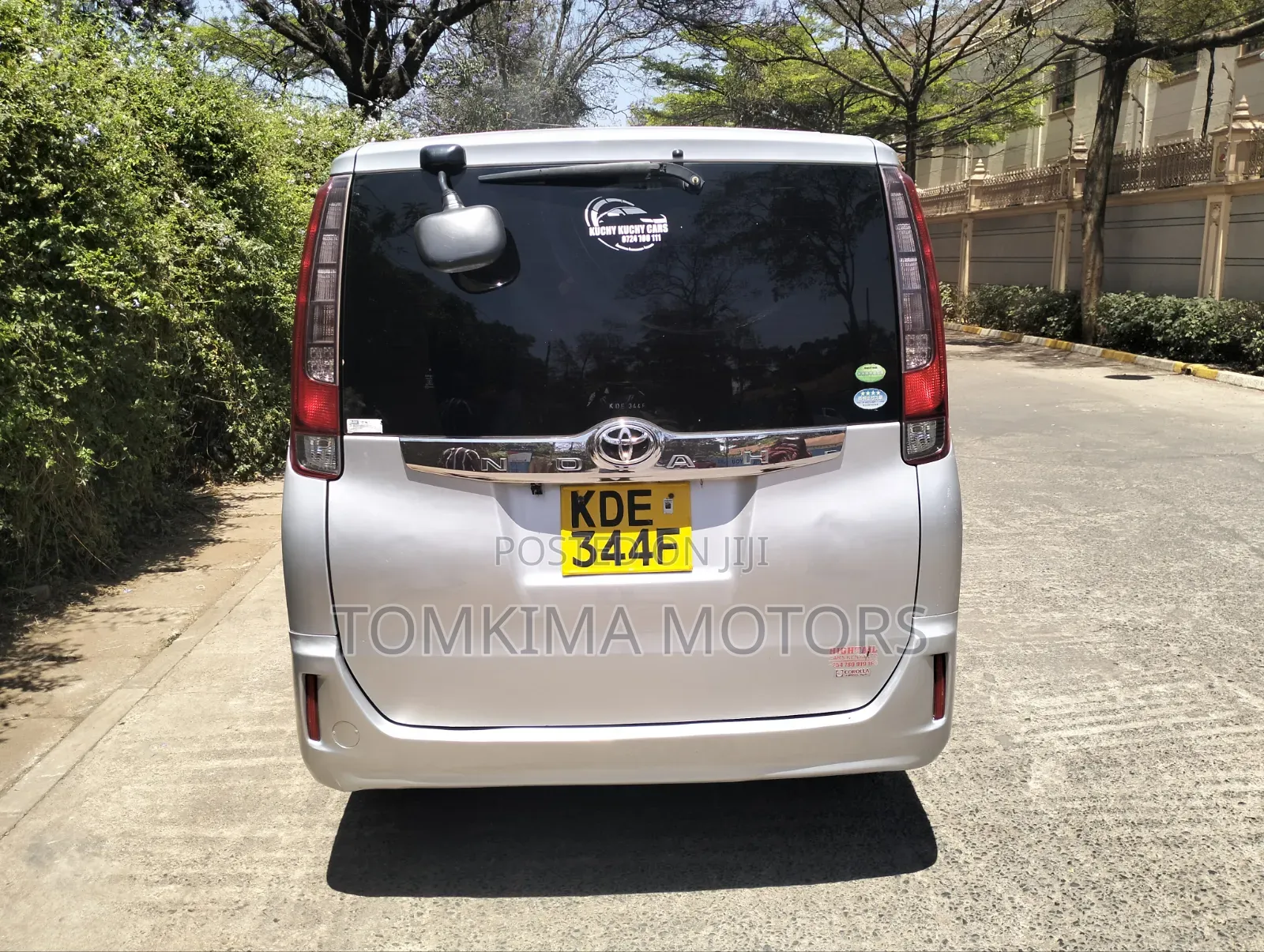 Toyota Noah 2015 Silver