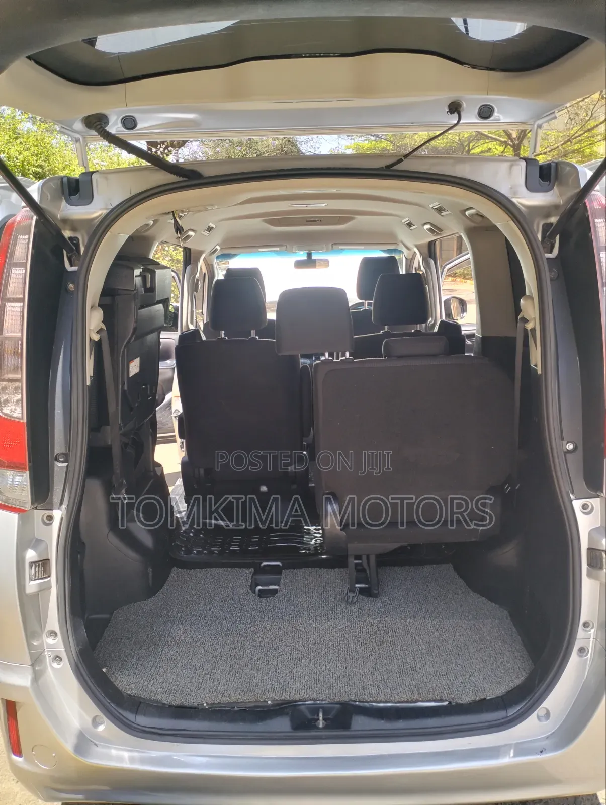 Toyota Noah 2015 Silver