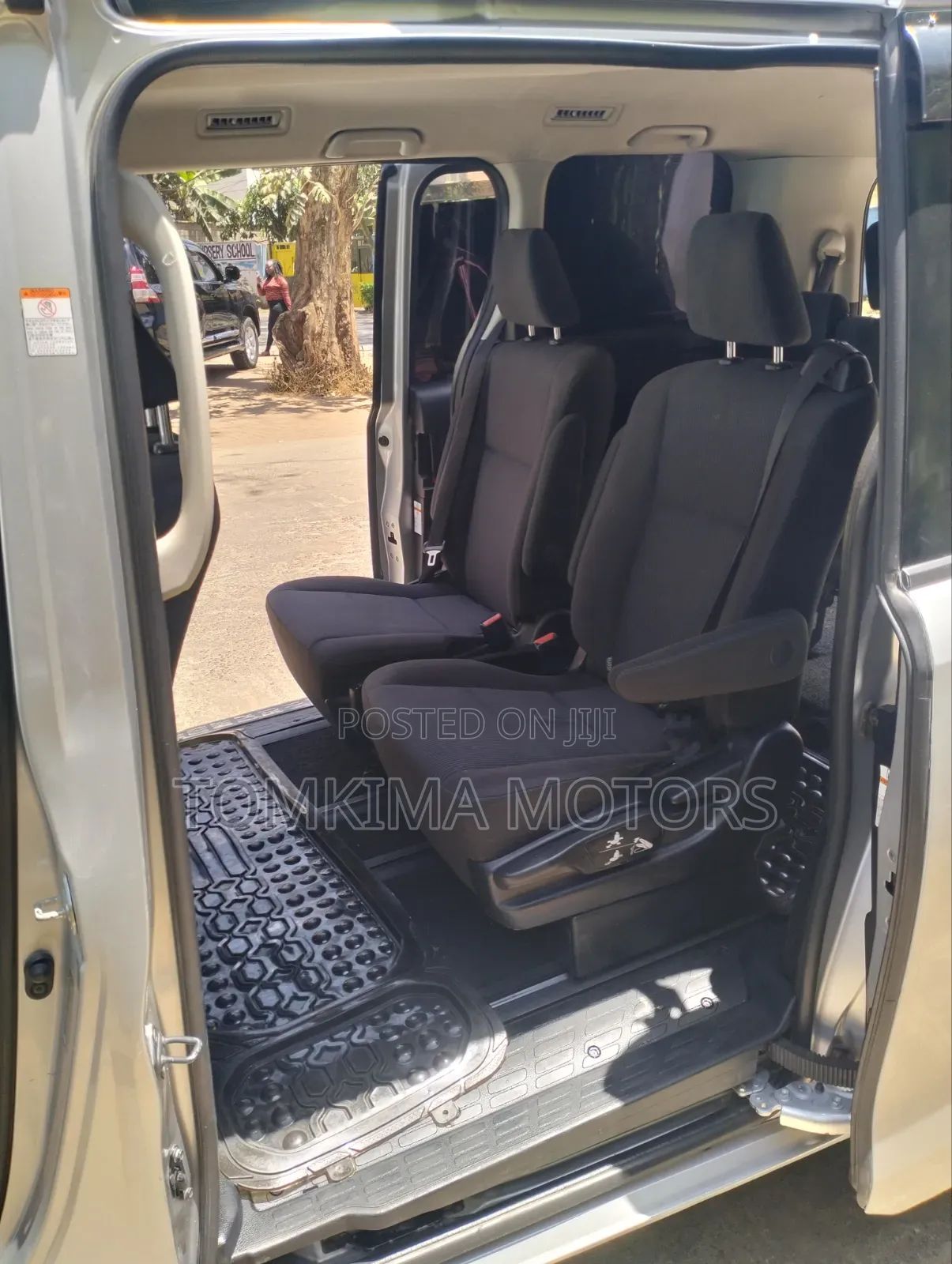 Toyota Noah 2015 Silver