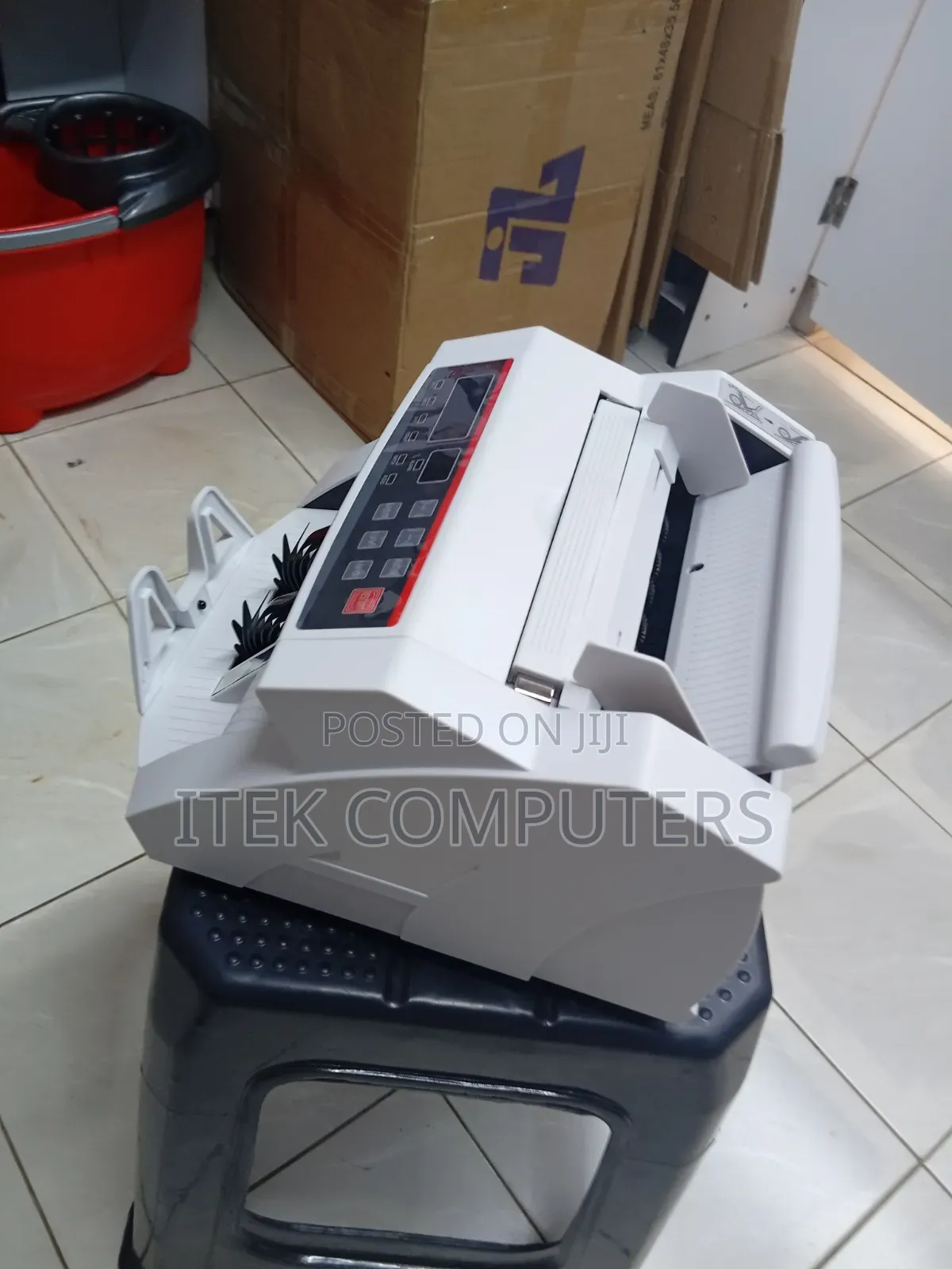 Automatic Bill Counter With UV Detection for Dairy Shop Security