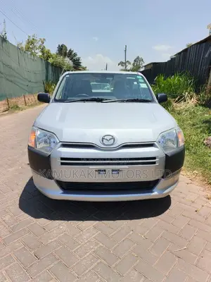 Mazda Familia 2020 Silver