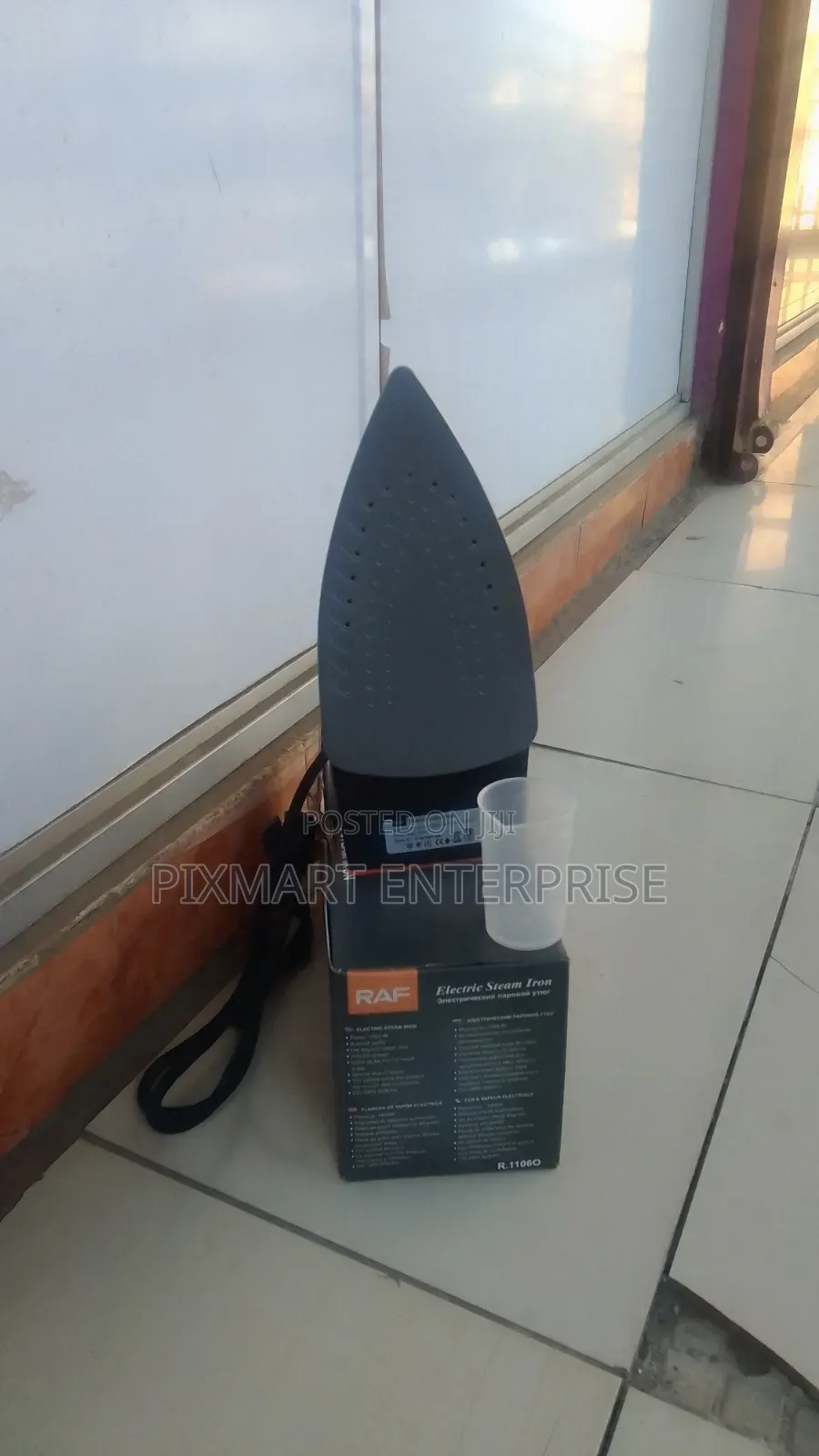 Clothes Pressing Steam Iron for Shirts and Dresses