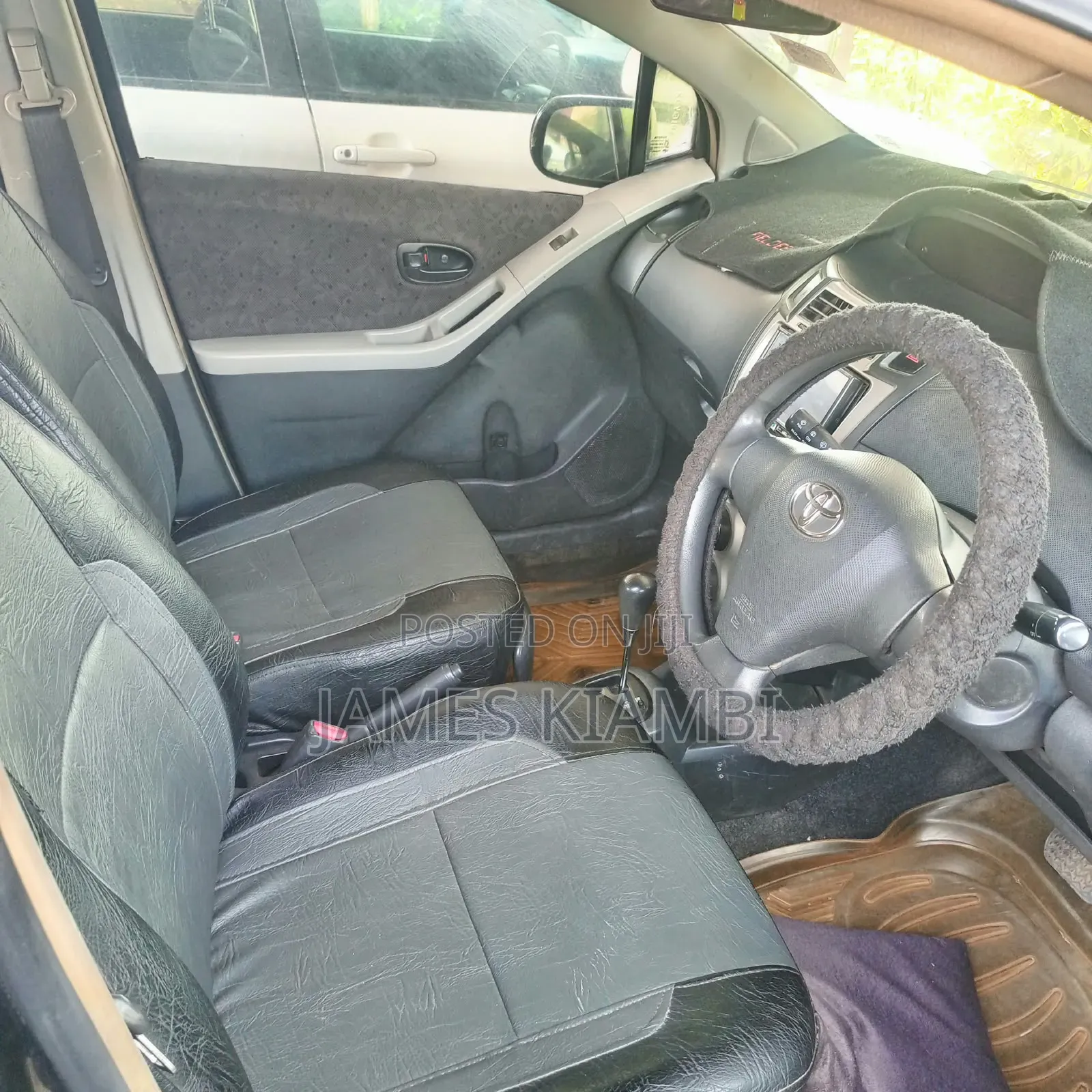 Toyota Vitz 2009 Black