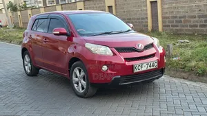 Toyota IST 2008 Red