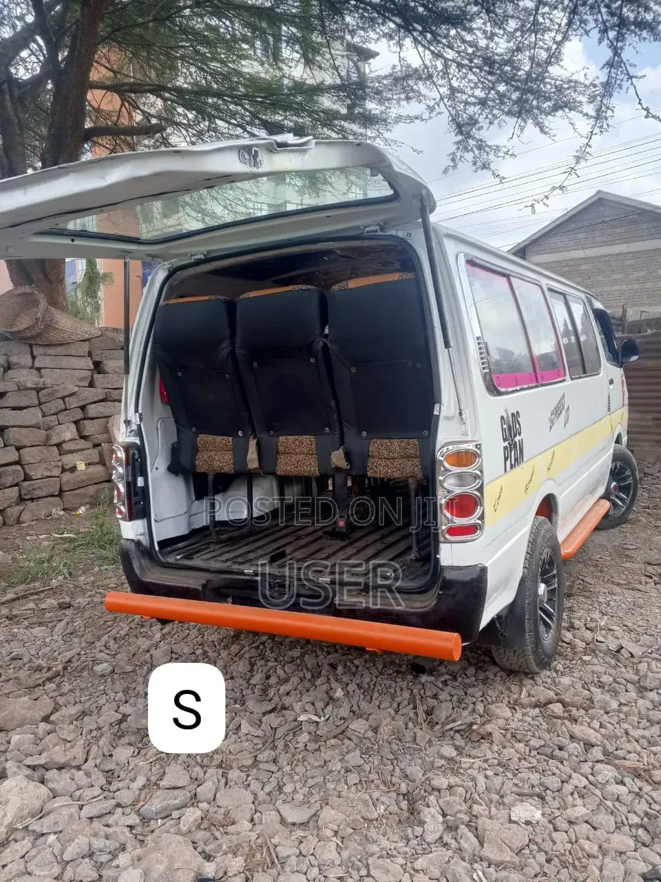 Toyota HiAce 2000 White
