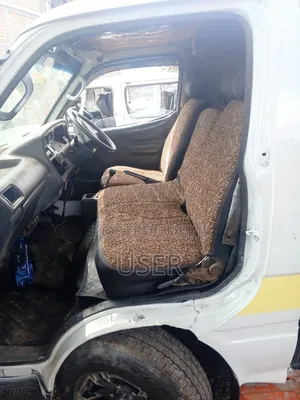 Toyota HiAce 2000 White