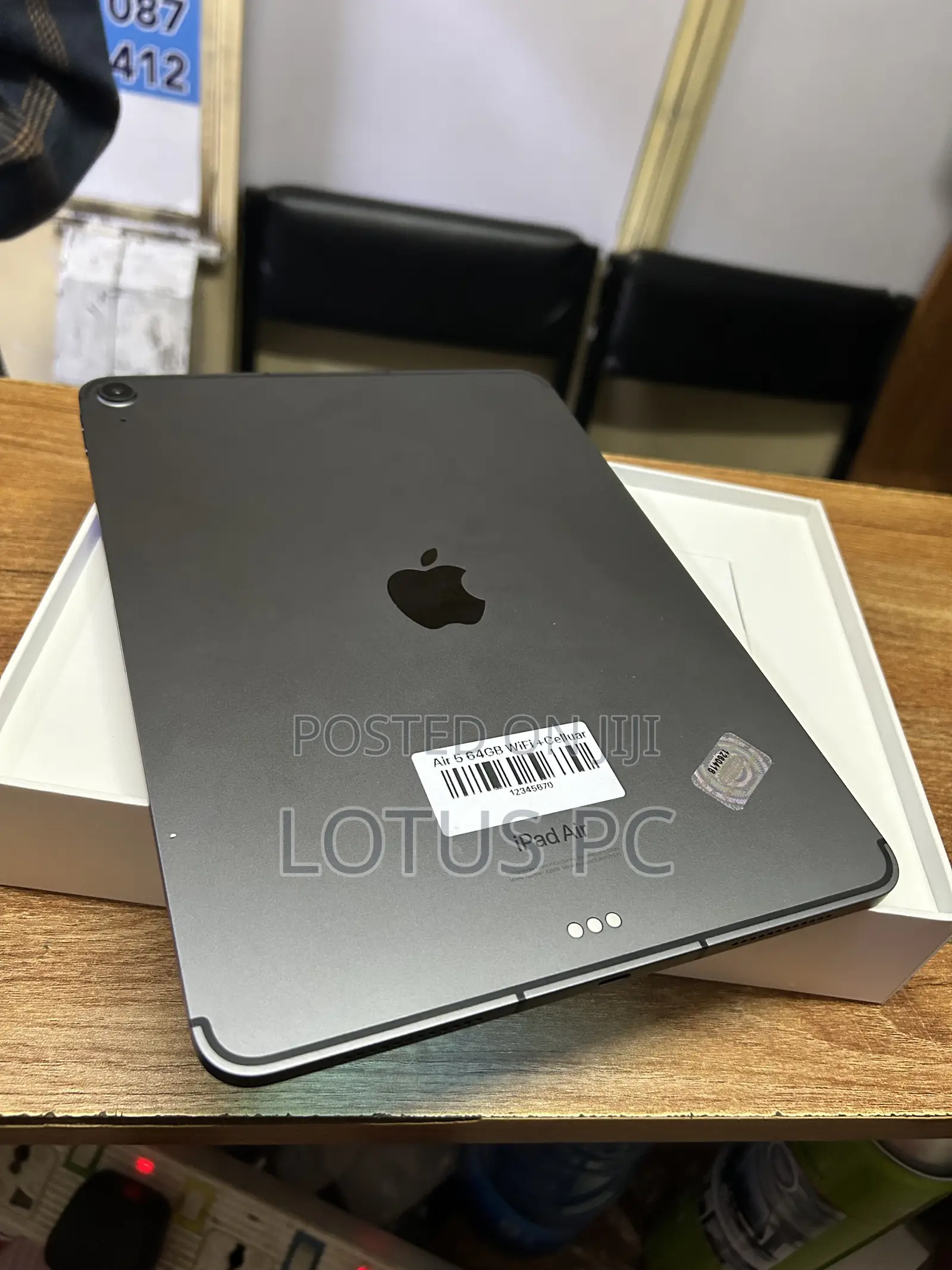 Apple iPad Air (2022) 64 GB Gray
