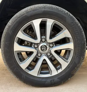 Toyota Land Cruiser 4.6 V8 ZX 2020 Pearl