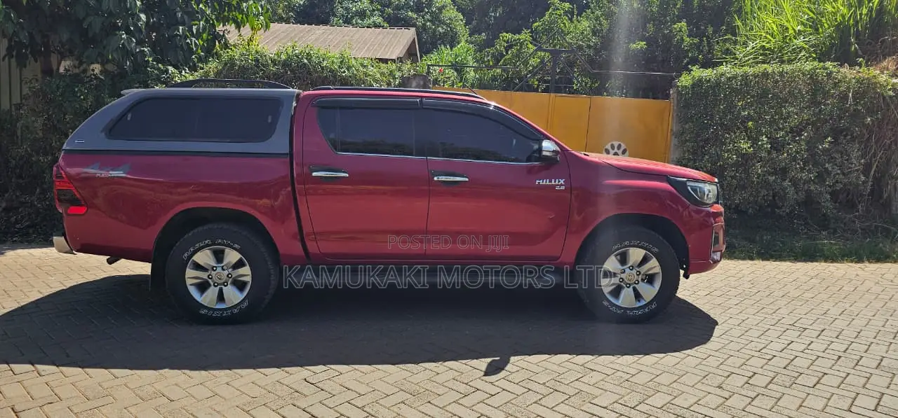 Toyota Hilux 2015 Red
