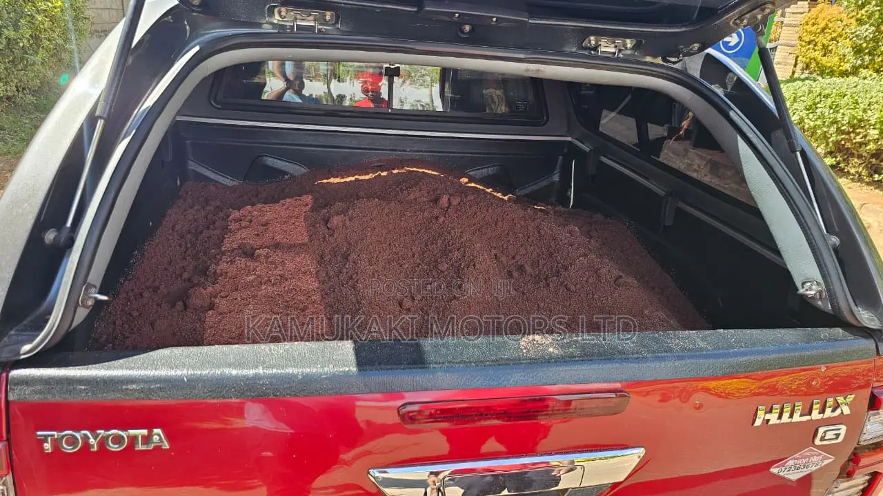 Toyota Hilux 2015 Red