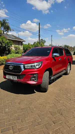 Toyota Hilux 2015 Red