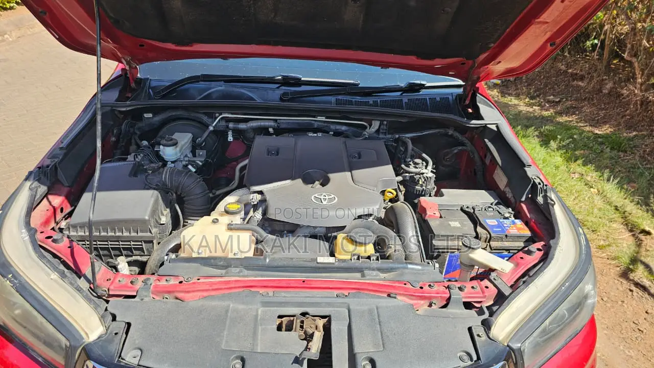 Toyota Hilux 2015 Red