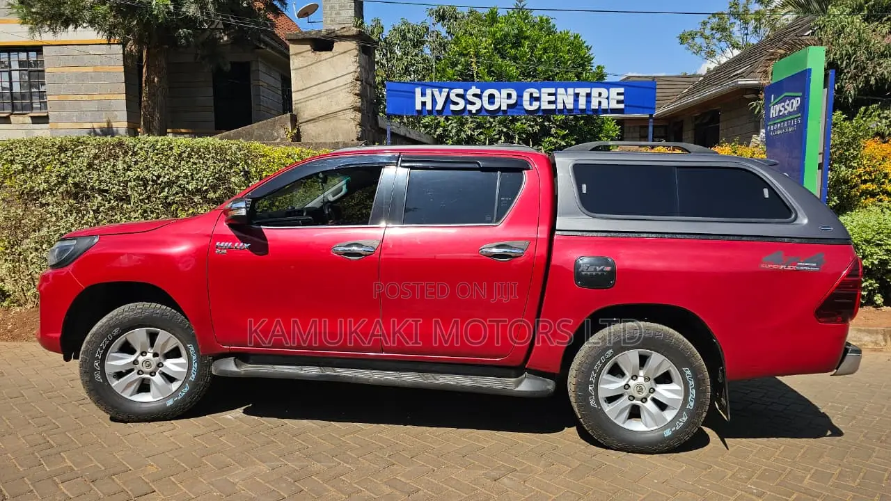 Toyota Hilux 2015 Red