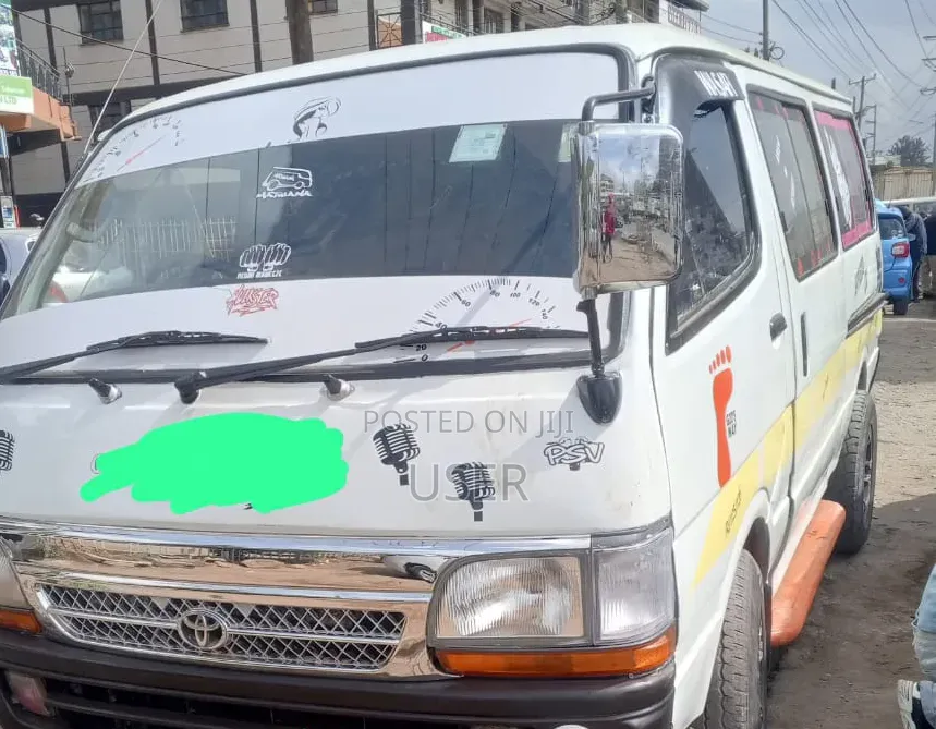 Toyota HiAce 2000 White