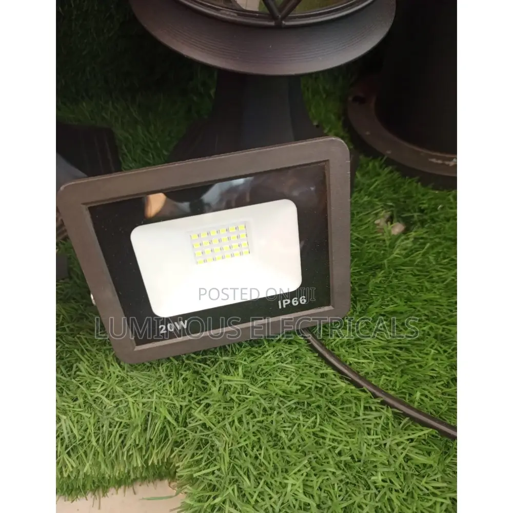 20W IP66 Slim LED Floodlight Outdoor Weatherproof Security Light