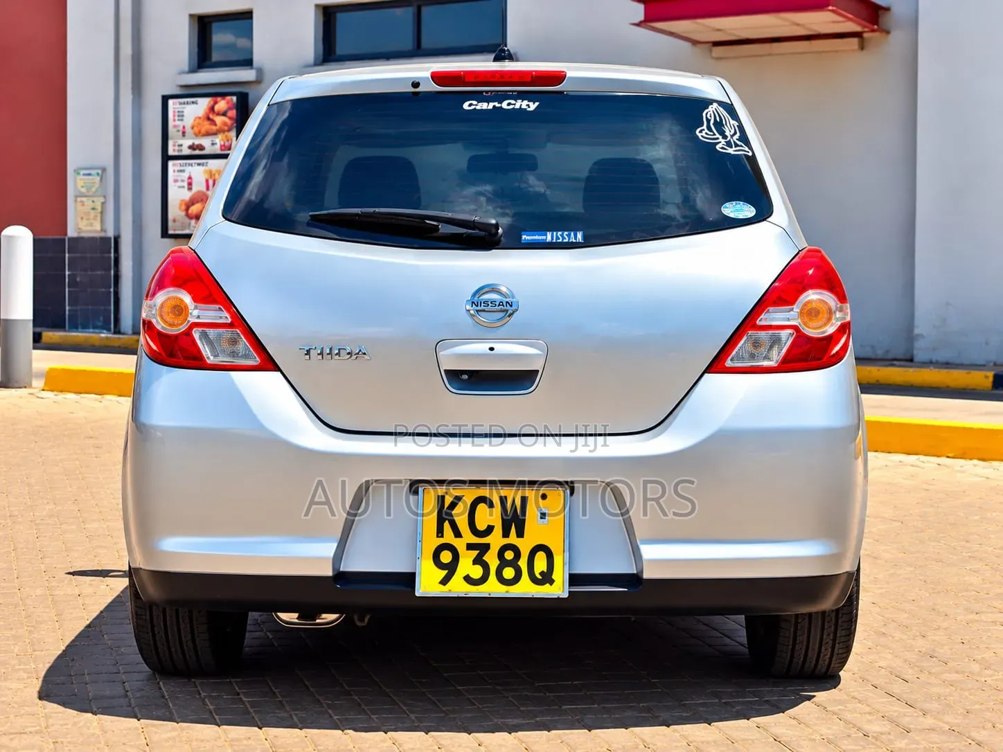 Nissan Tiida 1.6 Hatchback 2012 Silver