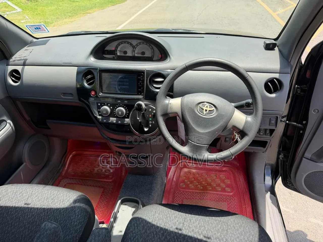 Toyota Sienta 2015 Black