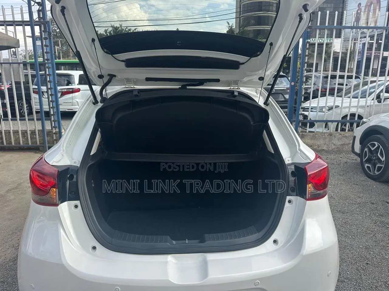 Mazda 2 2021 Pearl
