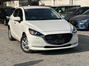Mazda 2 2021 Pearl