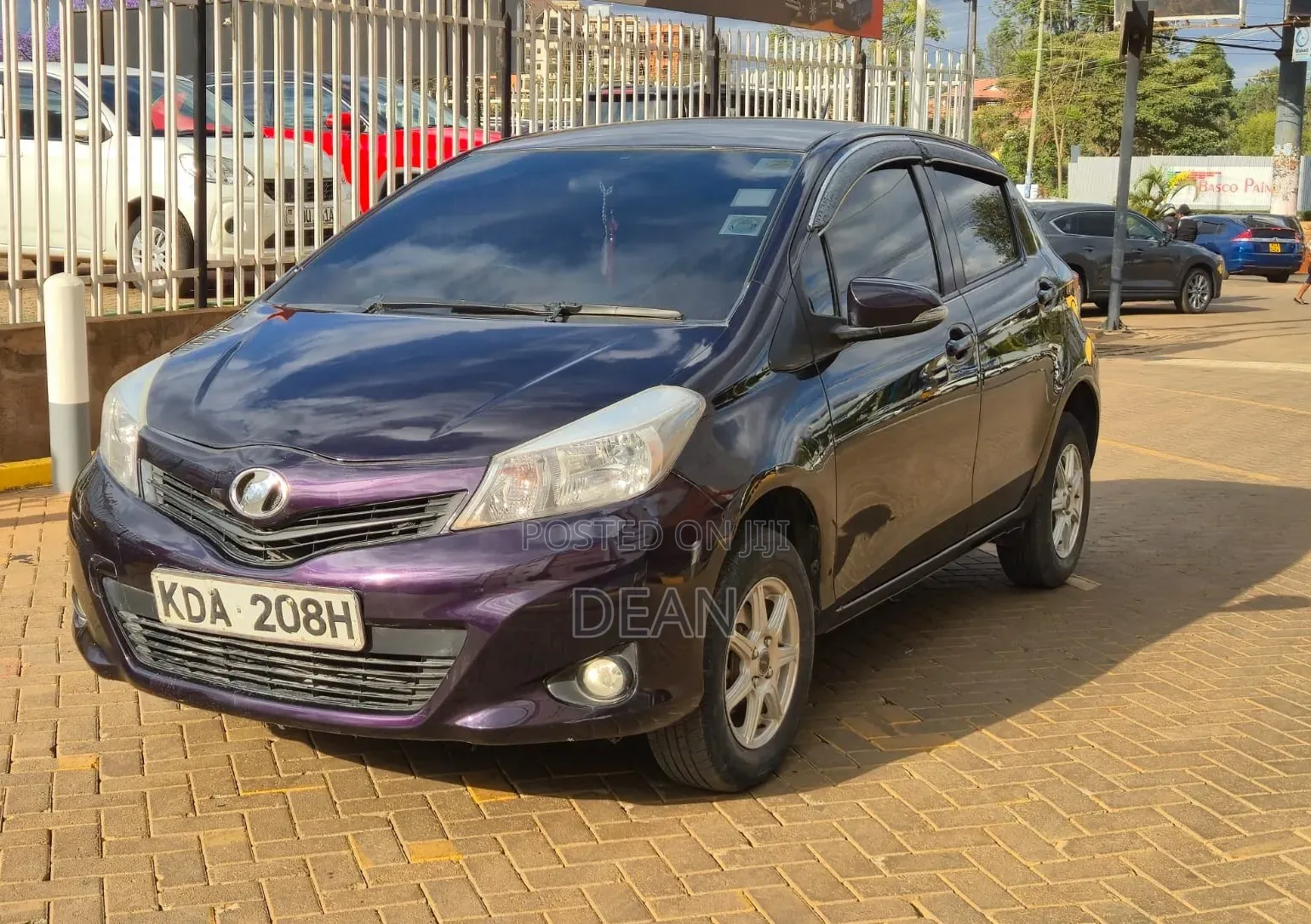 Toyota Vitz 2013 Burgundy