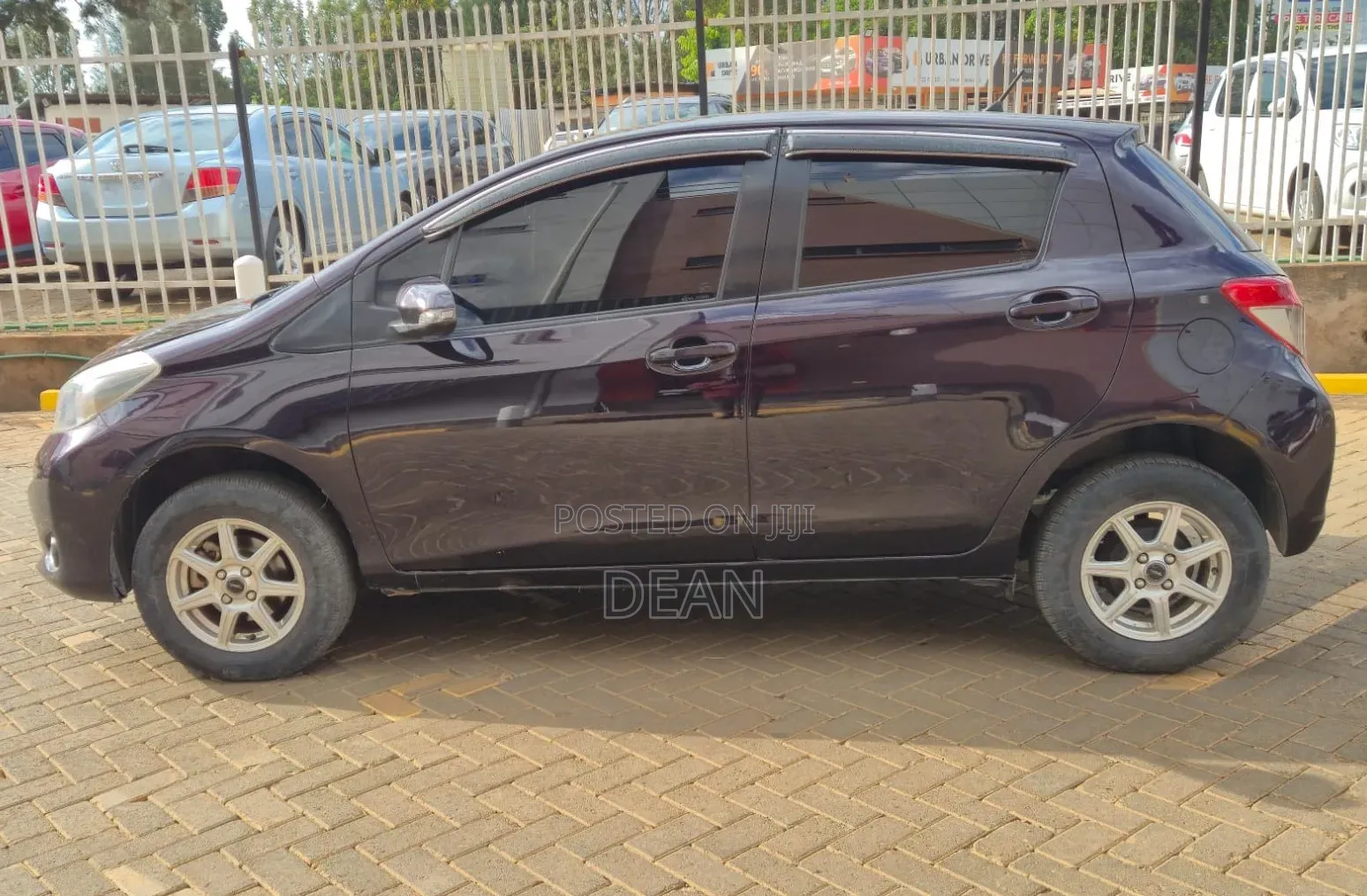 Toyota Vitz 2013 Burgundy