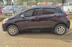 Toyota Vitz 2013 Burgundy