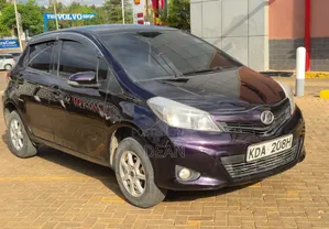 Toyota Vitz 2013 Burgundy