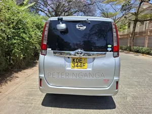 Toyota Noah 2015 Gray
