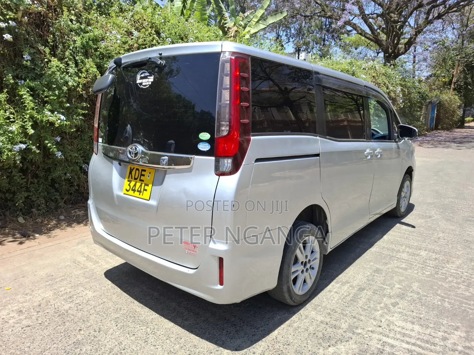 Toyota Noah 2015 Gray