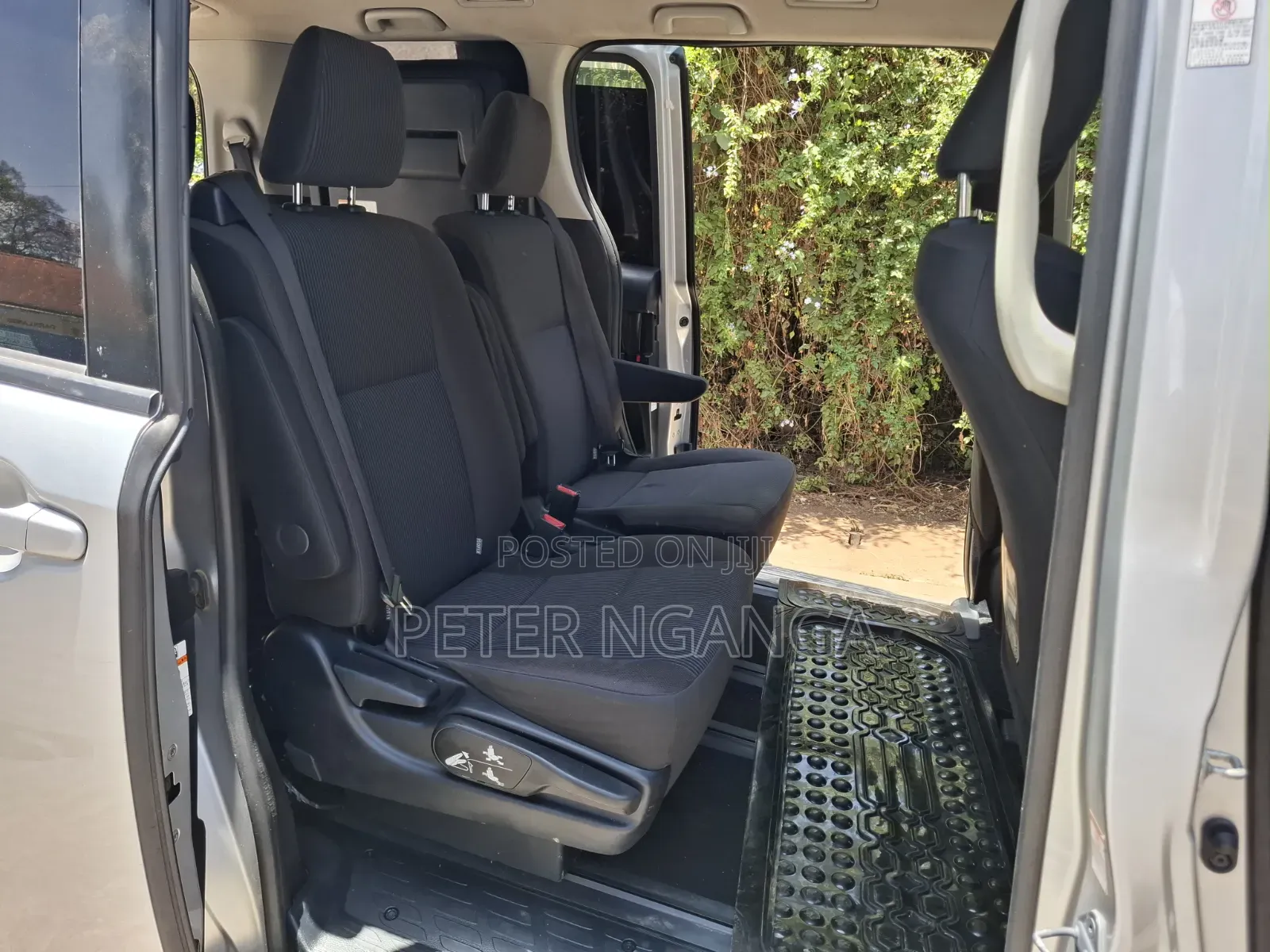 Toyota Noah 2015 Gray