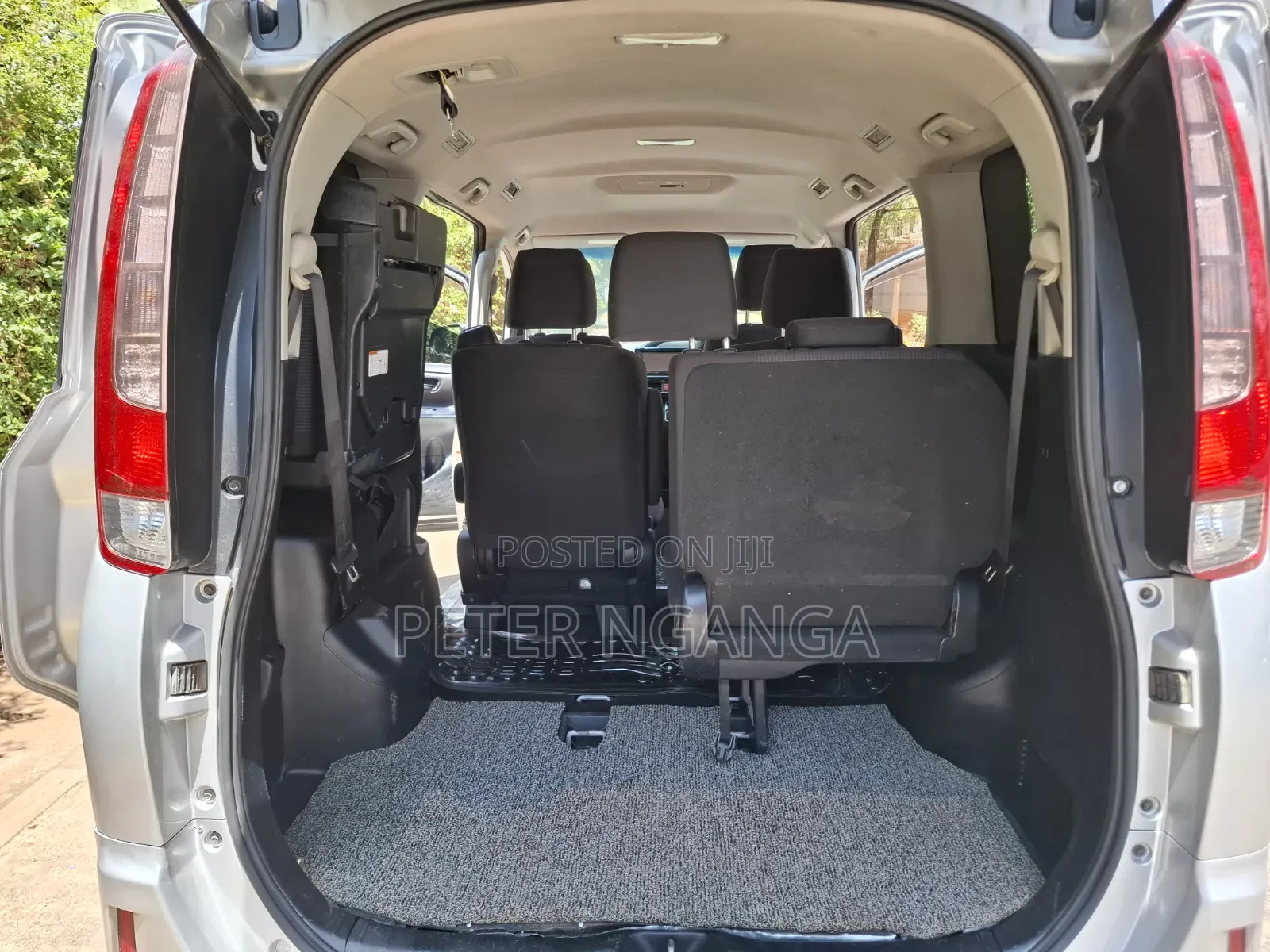 Toyota Noah 2015 Gray