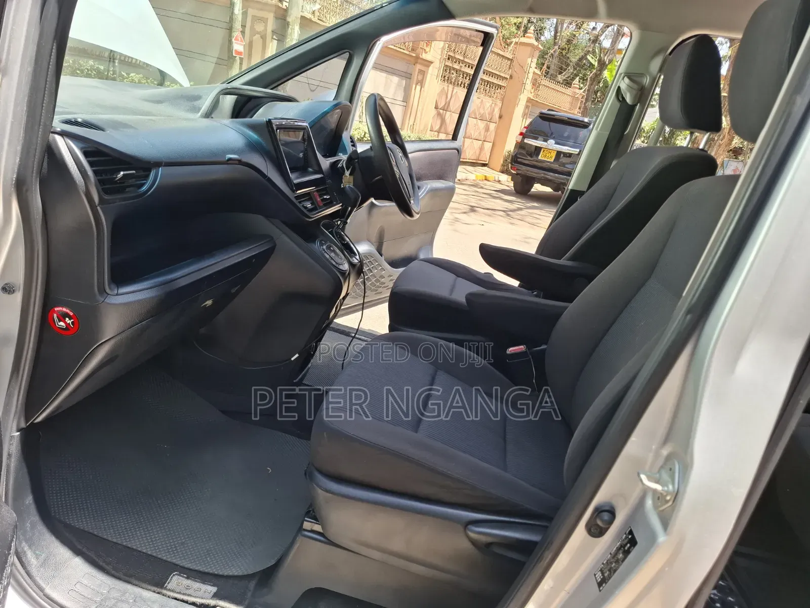 Toyota Noah 2015 Gray