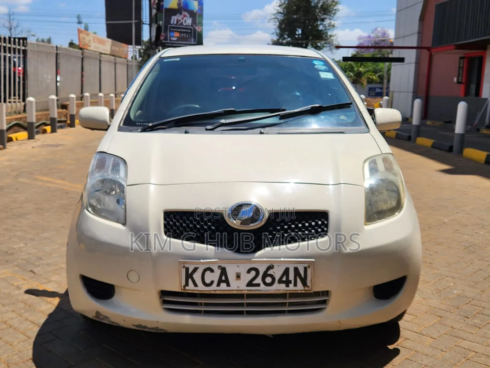 Toyota Vitz 2007 Pearl