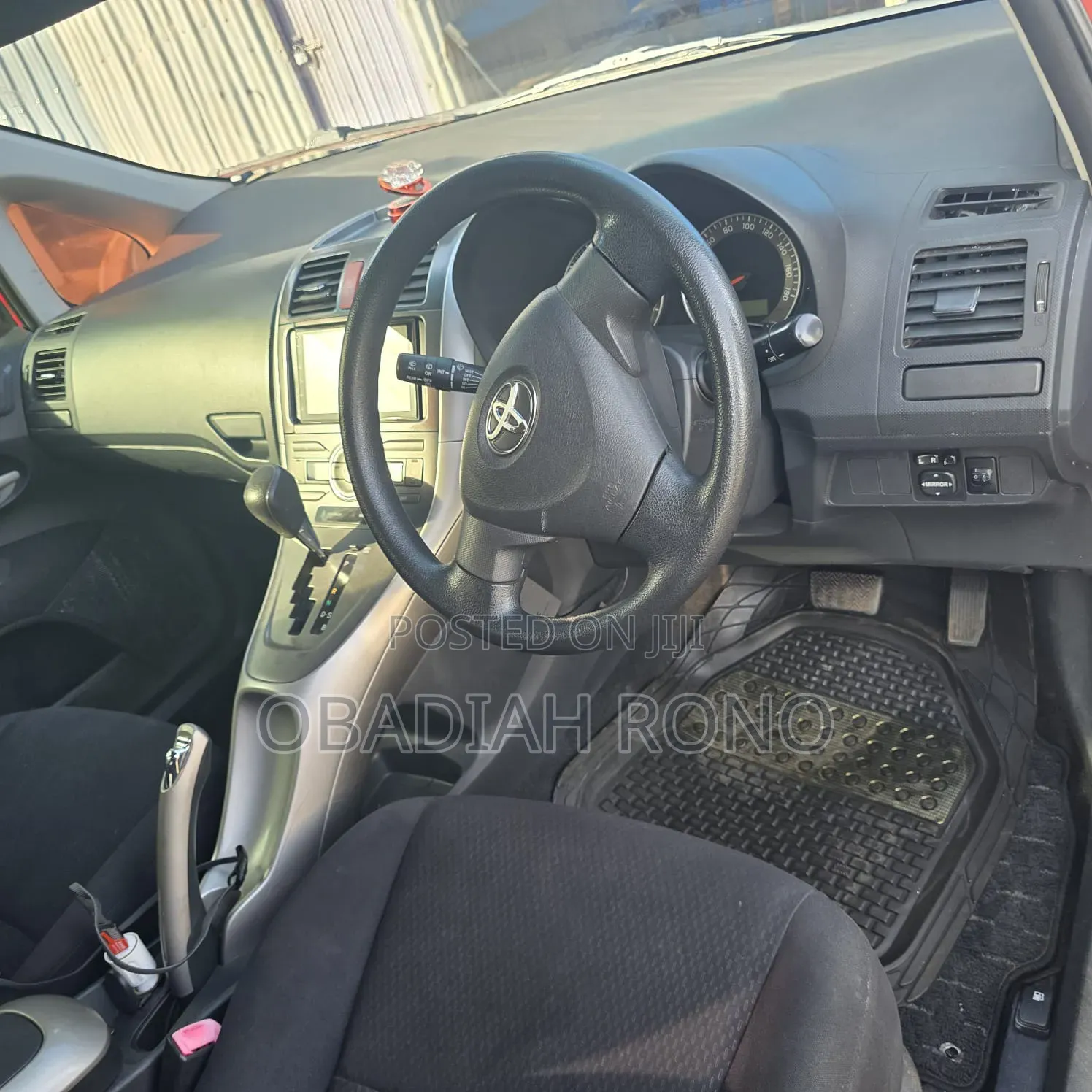 Toyota Auris 2008 Red