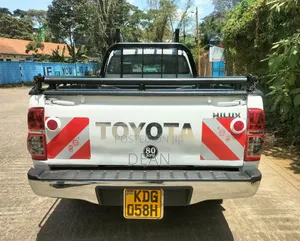 Toyota Hilux 2015 White