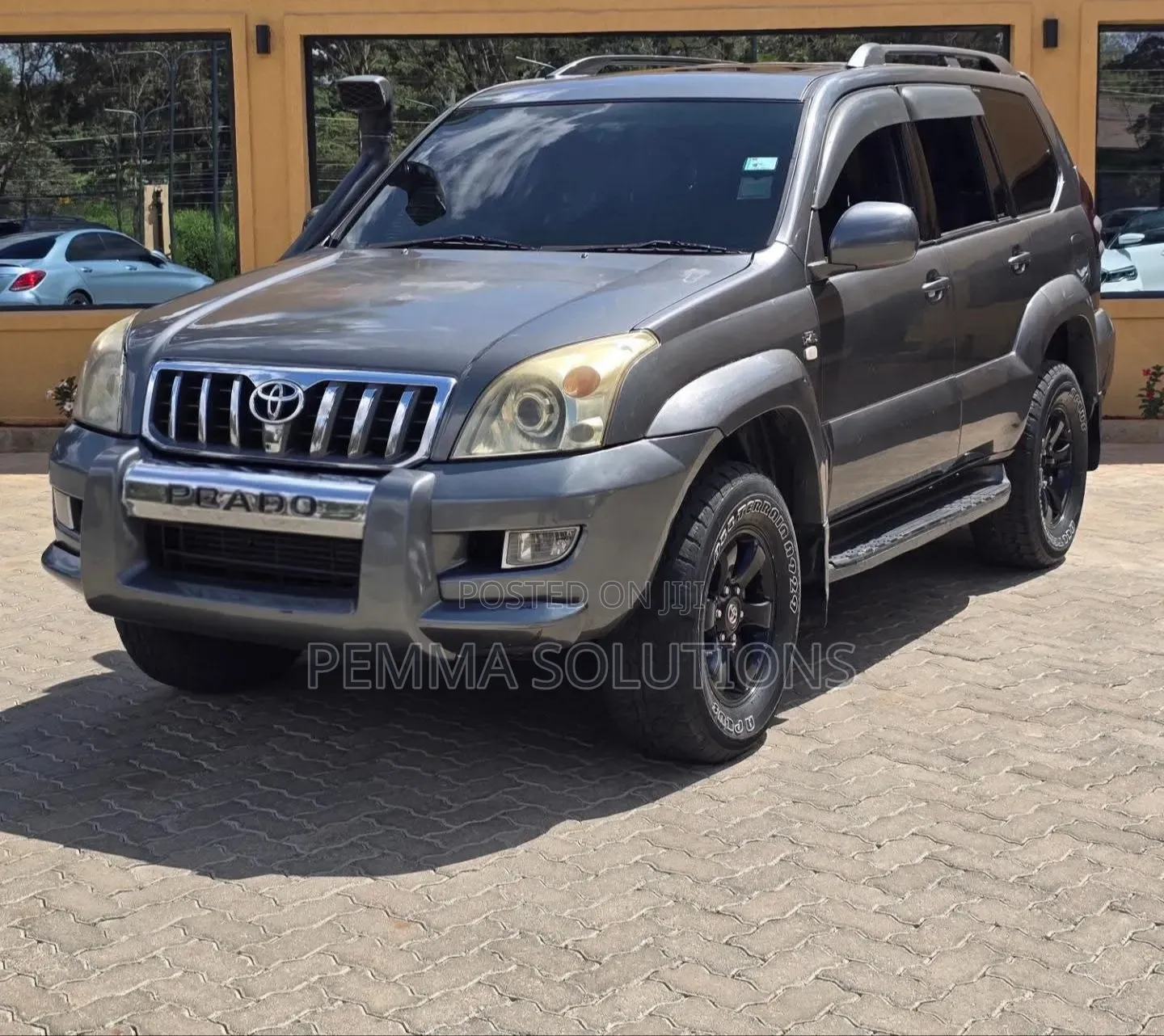 Toyota Land Cruiser 2006 Gray