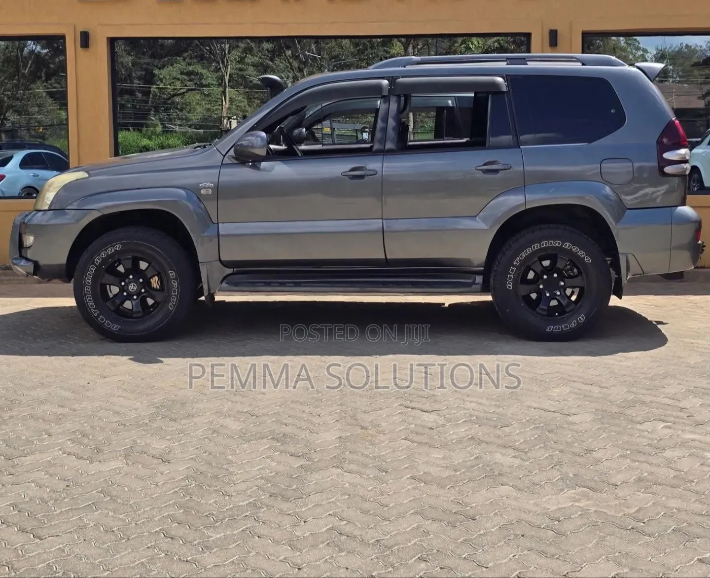 Toyota Land Cruiser 2006 Gray
