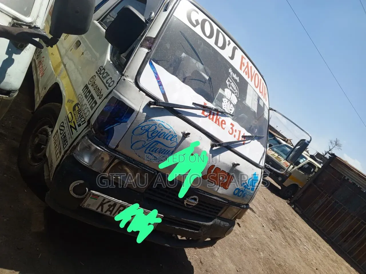 Nissan Caravan (Urvan) 2002 White
