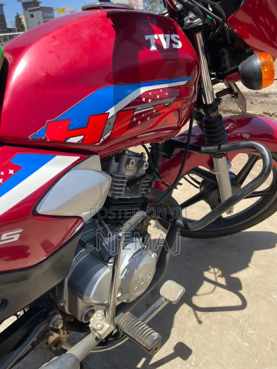 TVS HLX 125 2026 Red