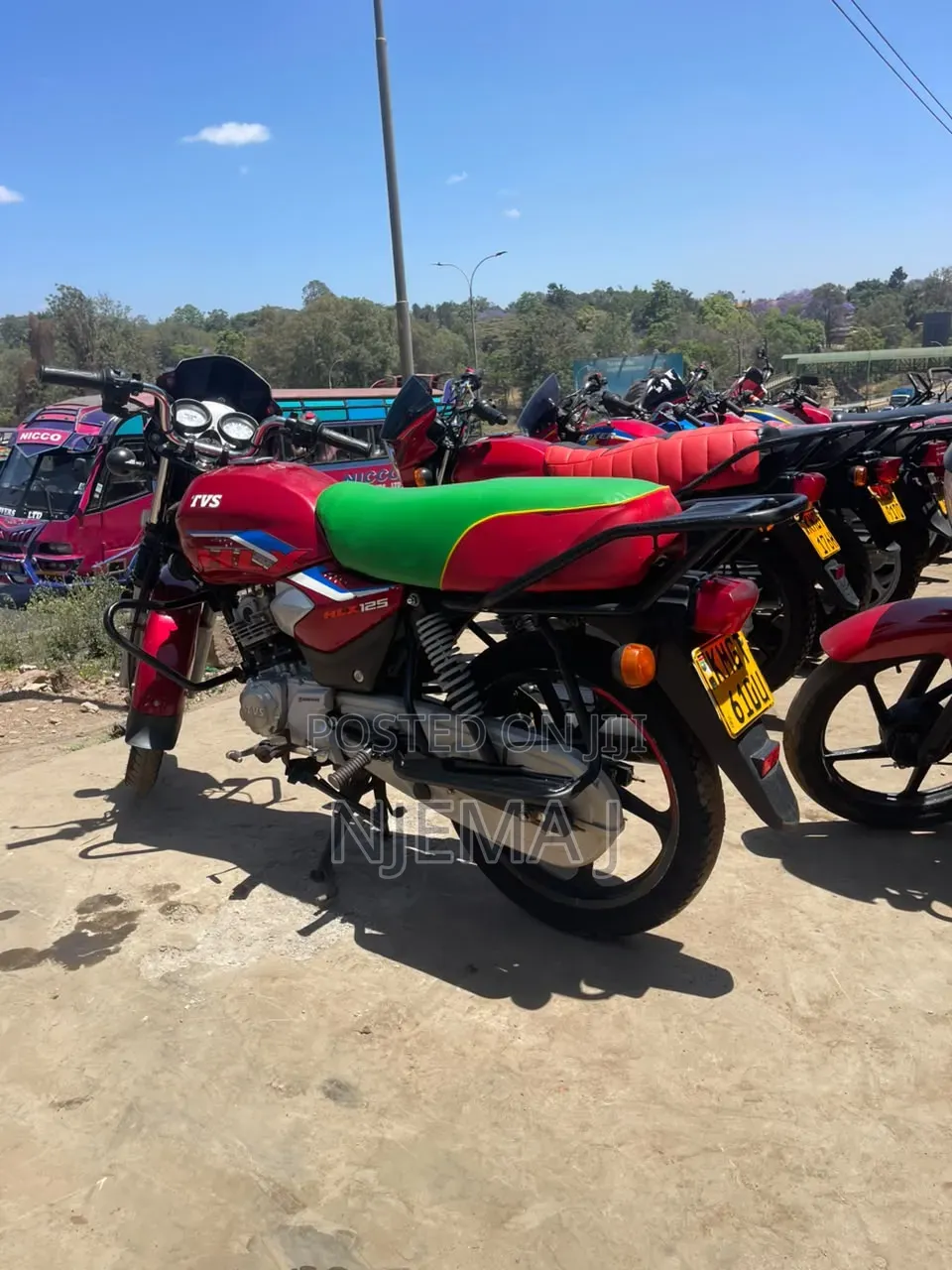 TVS HLX 125 2026 Red