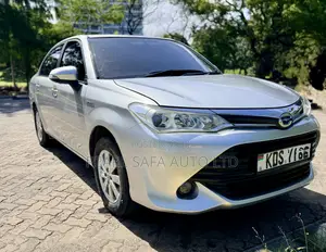 Toyota Axio 1.5 Hybrid 2WD 2017 Silver