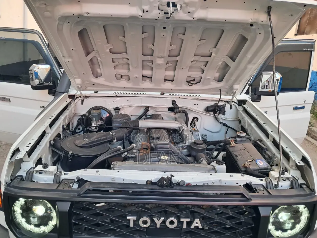 Toyota Land Cruiser 2012 White