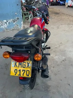 Bajaj Boxer 2025 Red
