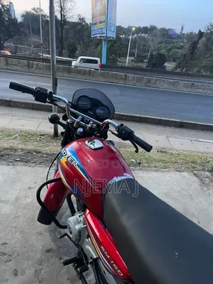 Bajaj Boxer 2025 Red