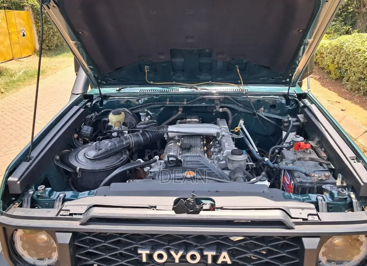 Toyota Land Cruiser 2014 Green