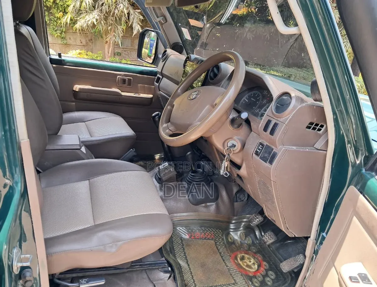 Toyota Land Cruiser 2014 Green