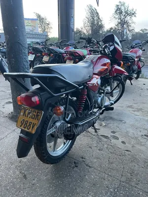 TVS HLX Plus ES 2025 Red