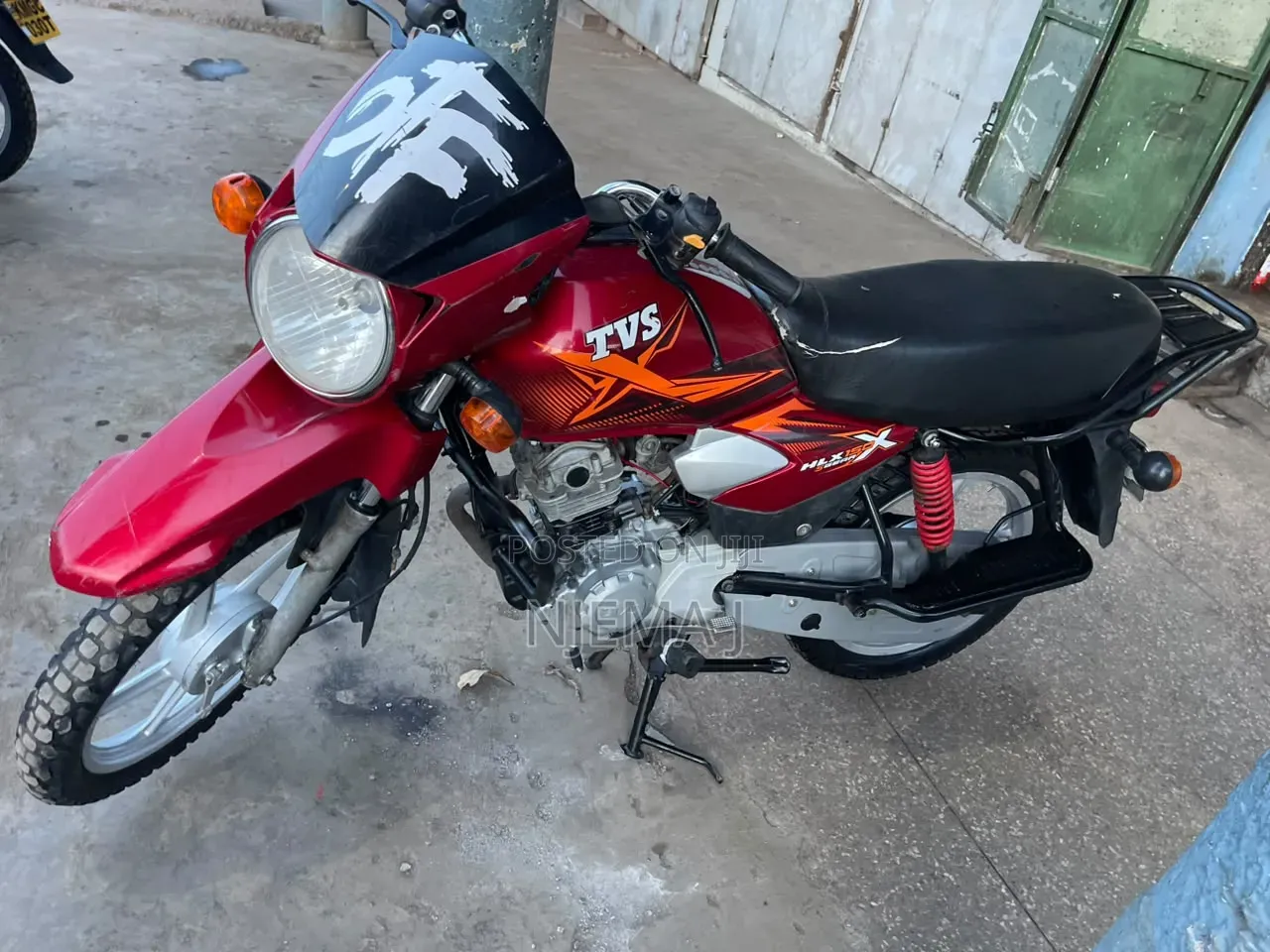 TVS HLX Plus ES 2025 Red