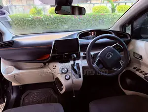 Toyota Sienta 2016 Black