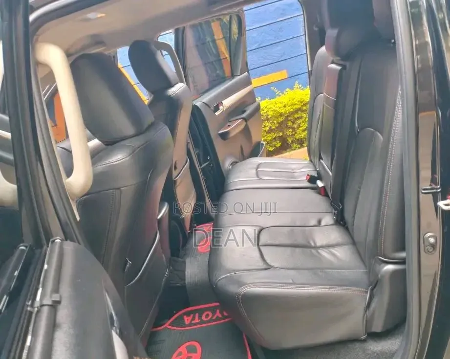 Toyota Hilux 2019 Black
